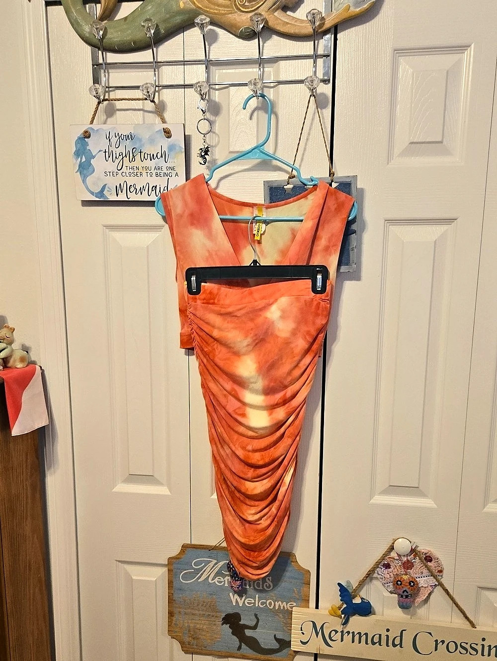 Codigo Tie-Dye Ruched 2 Piece Skirt Set in Orange And Pink